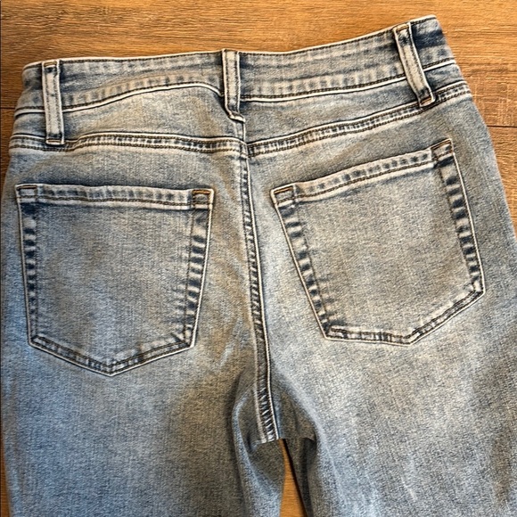 Maurices Blue Cropped Ankle Jeans Relaxed Fit - Picture 3 of 5